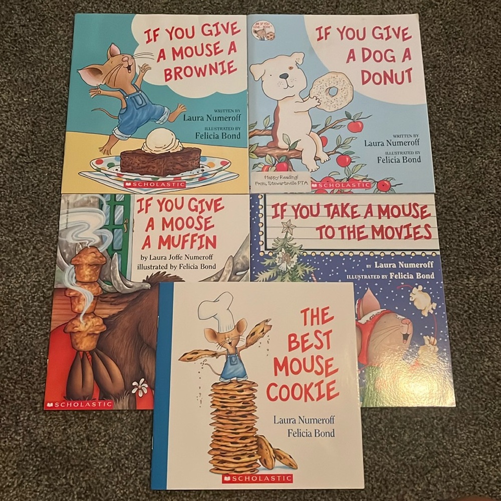 Set of 5 paperback books - Give a Mouse a Cookie Series
